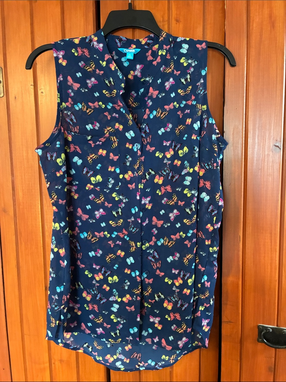 L’amour Sleeveless Navy Butterfly Print Blouse size XL. RD